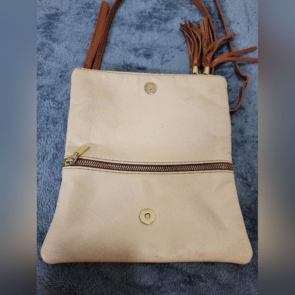 Vera Pelle Elegant Cream and Tan Crossbody Bag - Picture 10 of 11